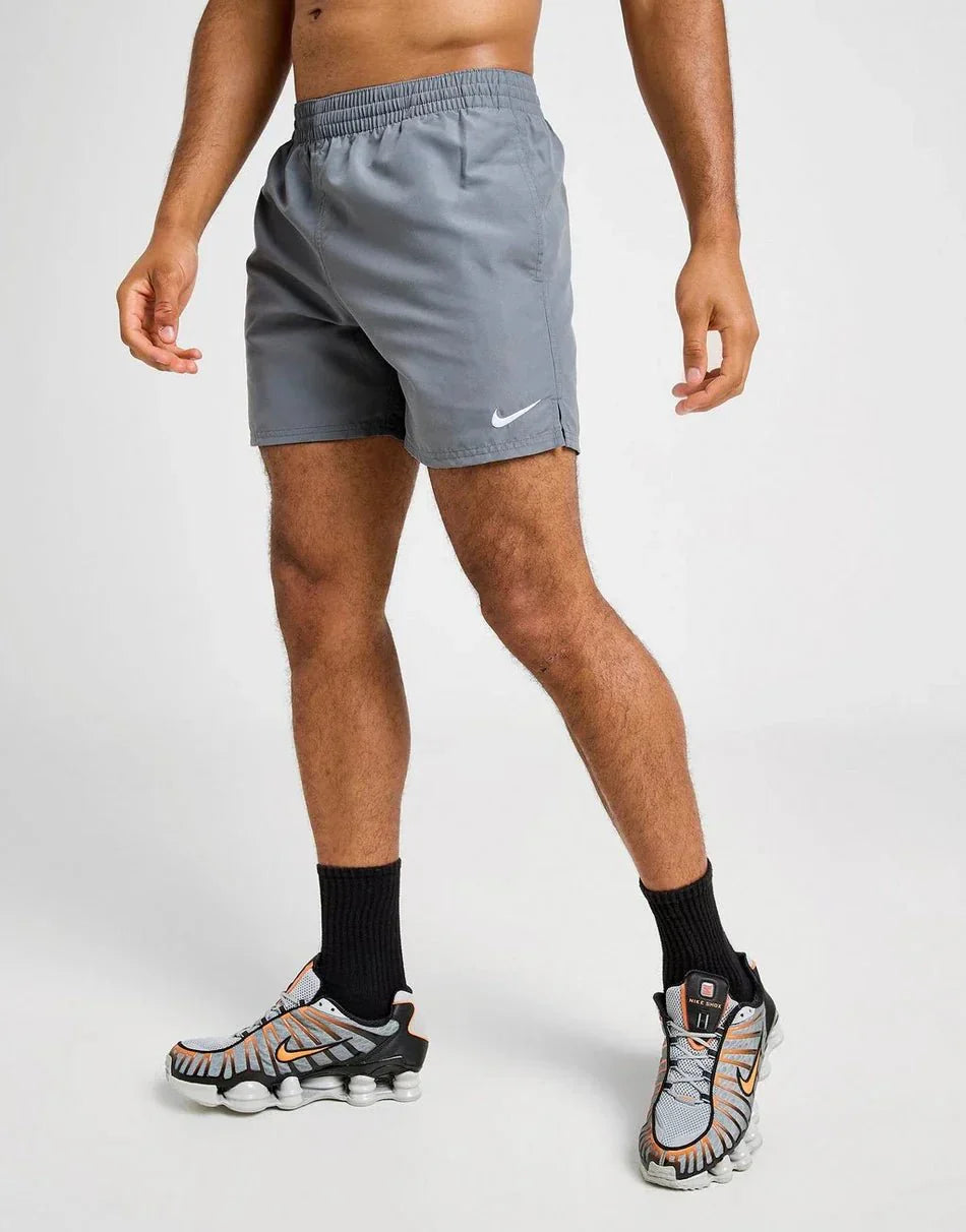 Shorts de baño Nike Core para hombre
